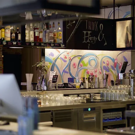 هوليداي إن ميتي