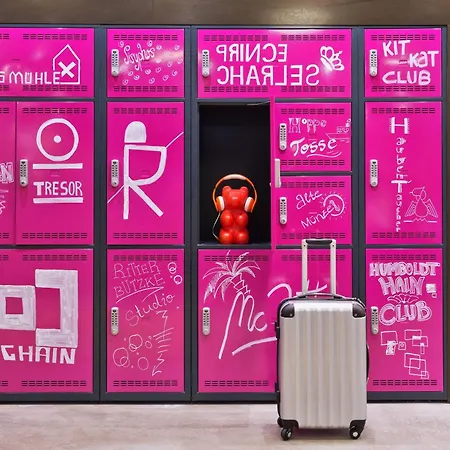 هوليداي إن ميتي 3* برلين