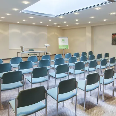 هوليداي إن ميتي 3*