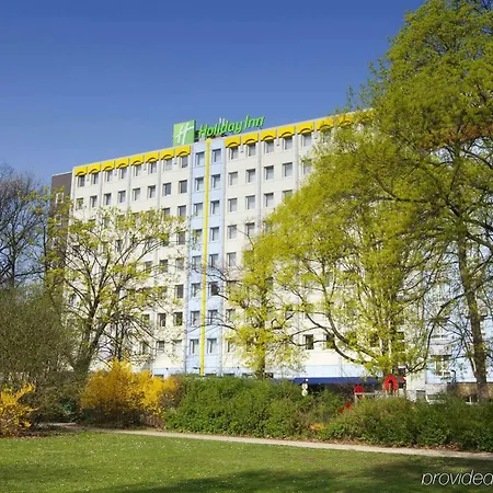 Moxy Humboldthain Park 3*