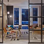 Moxy Humboldthain Park Hotel