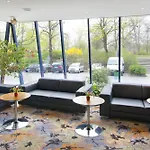 Hotel Moxy Humboldthain Park 3*