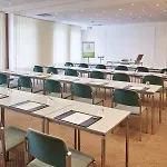 Moxy Humboldthain Park 3*