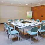 Moxy Humboldthain Park Hotel