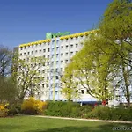 Moxy Humboldthain Park 3*