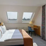 Moxy Humboldthain Park Hotel