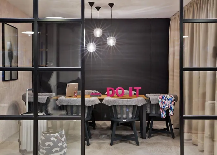 柏林洪堡海因公园慕奇夕酒店