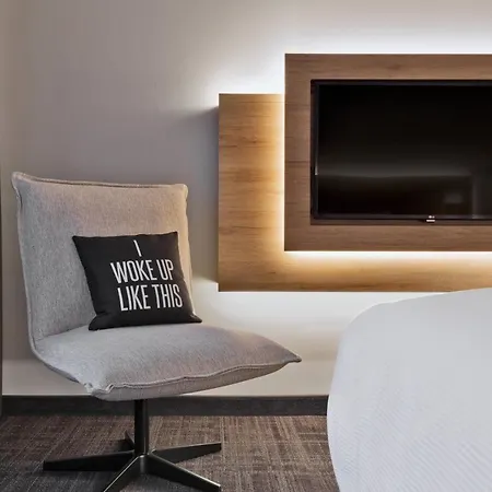 Moxy Humboldthain Park Hotell