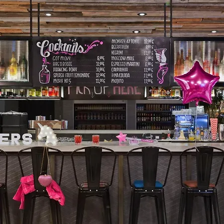 Hotell Moxy Humboldthain Park 4*