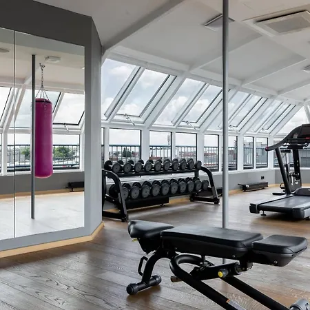 Moxy Humboldthain Park Hotell 4*