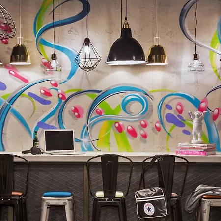 Moxy Humboldthain Park Hotel 3*