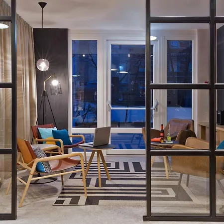 Moxy Humboldthain Park Hotel