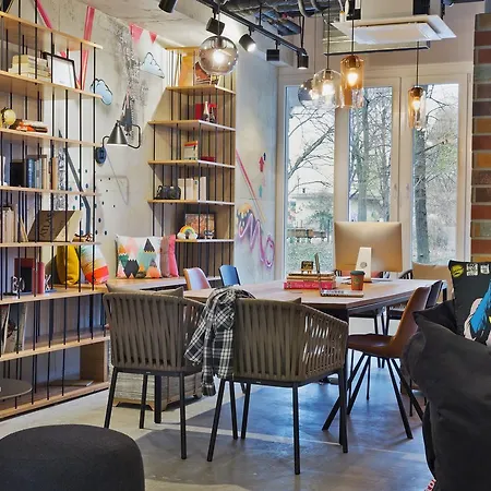 Hotell Moxy Humboldthain Park 3*