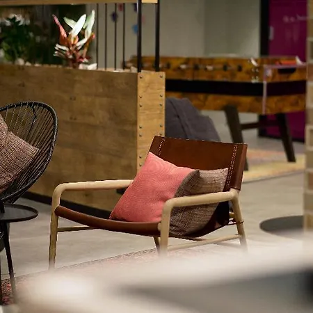 Moxy Humboldthain Park Hotell