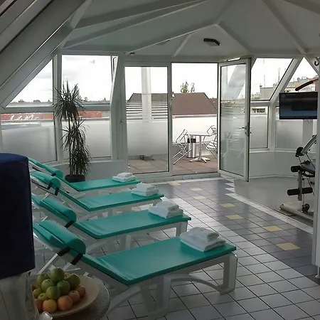 Moxy Humboldthain Park Hotel Berlin
