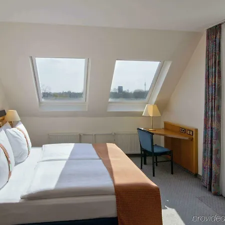 Moxy Humboldthain Park Hotell