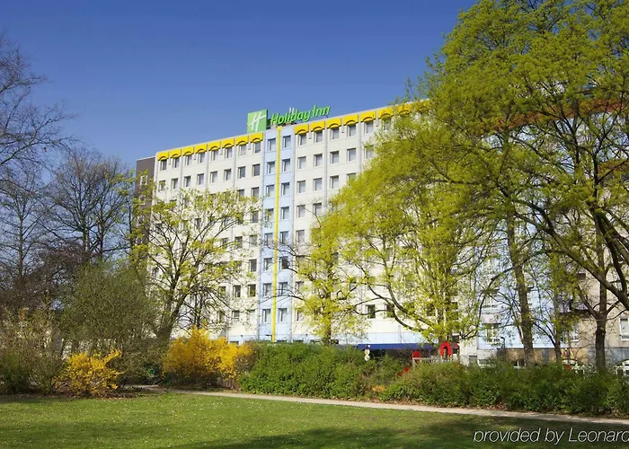 Moxy Humboldthain Park 3*