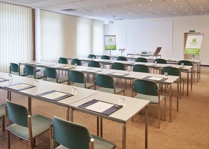 Moxy Humboldthain Park 3*