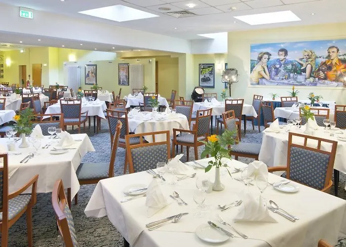 Moxy Humboldthain Park Hotel 3*